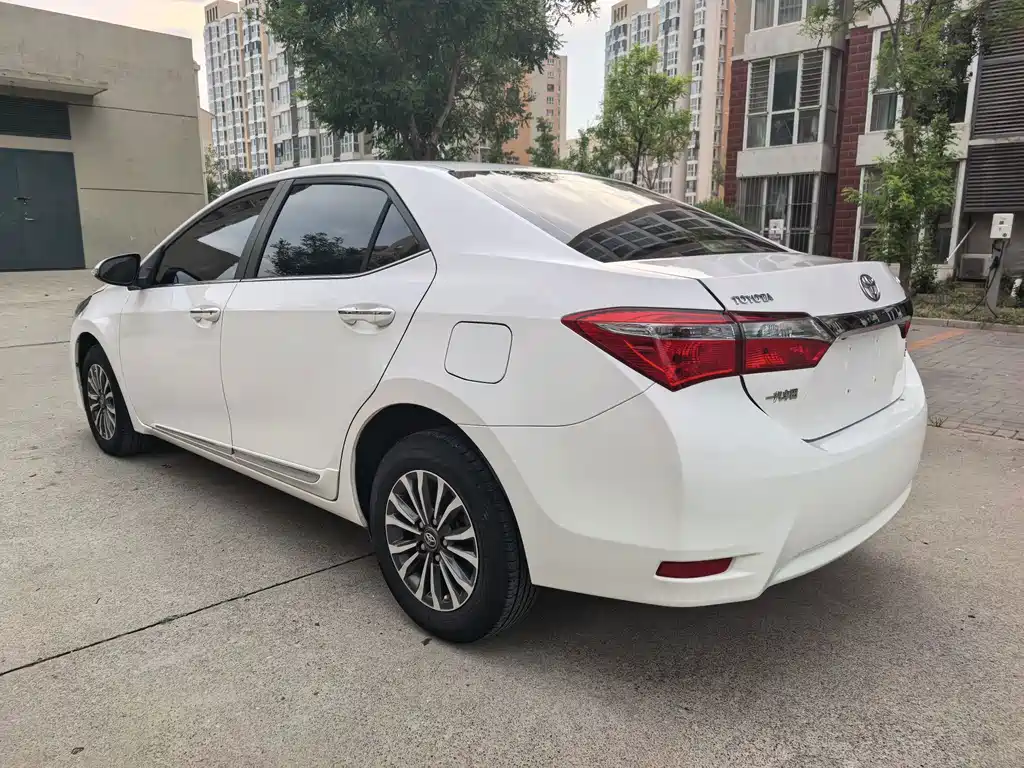 Toyota Corolla 2018 — фото 4