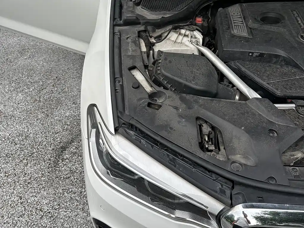 BMW 5 Series 2019 — фото 18