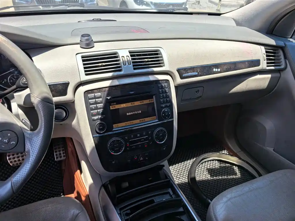 Mercedes-Benz R-Class 2010 — фото 14