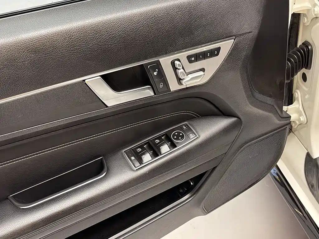 Mercedes-Benz E-Class 2016 — фото 11