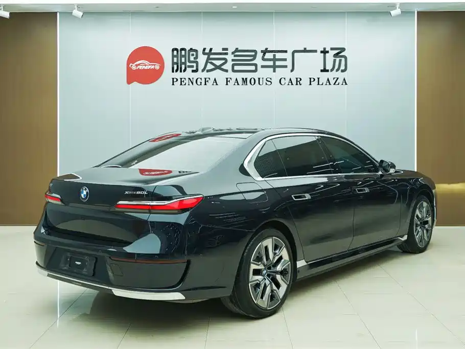 BMW i7 2024 — фото 22