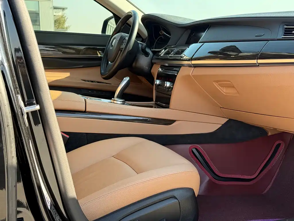 BMW 7 Series 2015 — фото 43