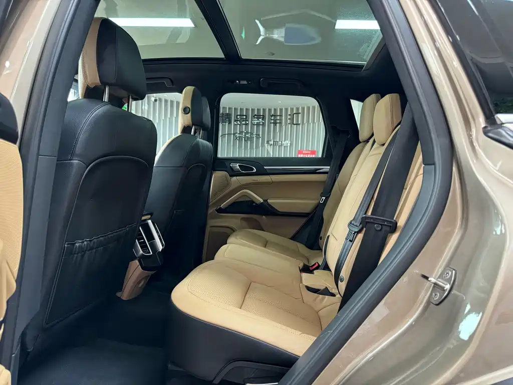 Porsche Cayenne 2015 — фото 12