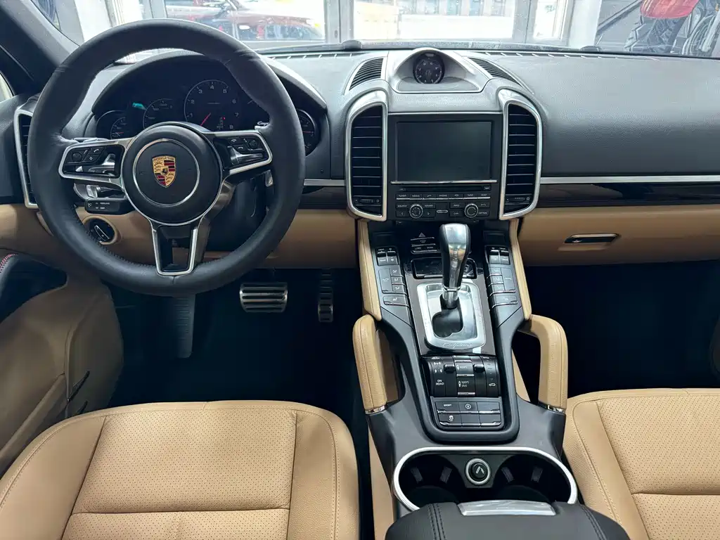Porsche Cayenne 2015 — фото 23