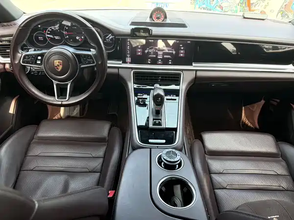 Porsche Panamera 2019