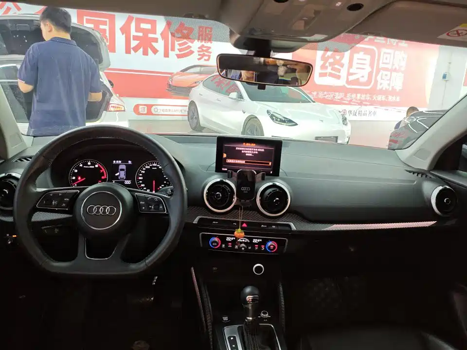 Audi Q2L 2022