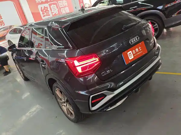 Audi Q2L 2022