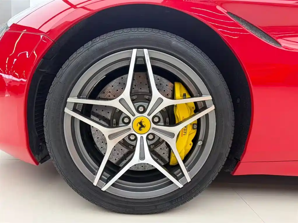 Ferrari California T 2016 — фото 13