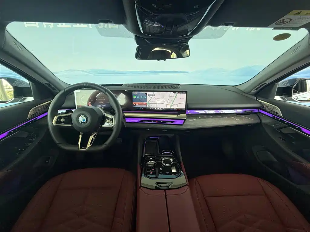 BMW 5 Series 2025 — фото 16