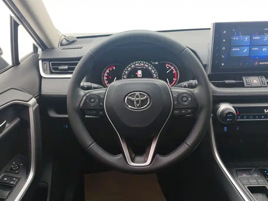 Toyota RAV4 2022 — фото 15
