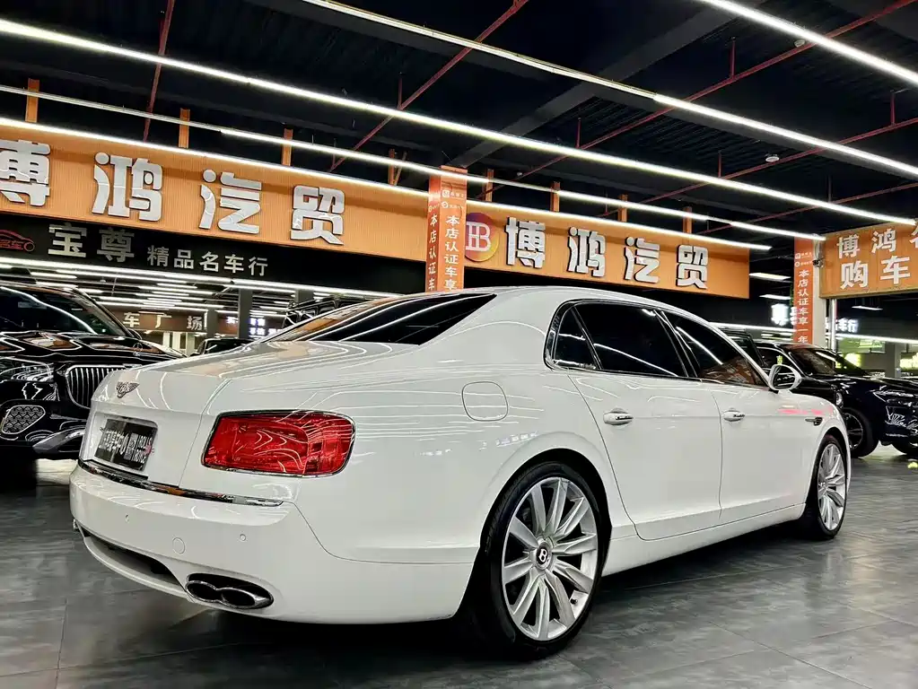 Bentley Flying Spur 2016 — фото 17