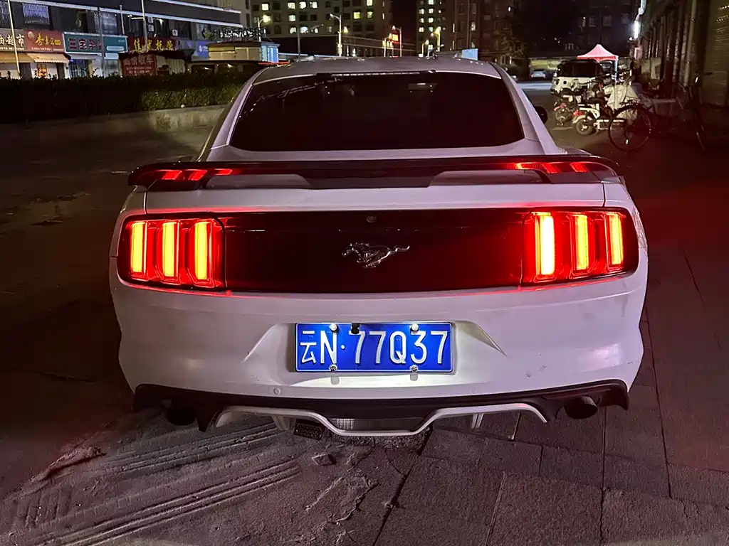Ford Mustang 2017 — фото 4