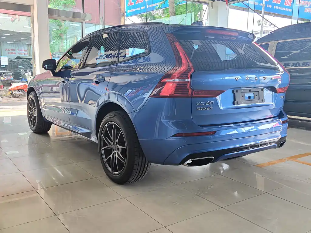 Volvo XC60 2020 — фото 22