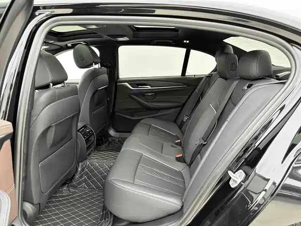 BMW 5 Series 2021