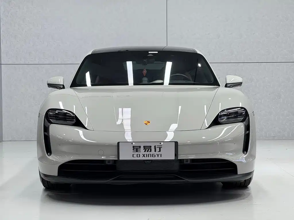 Porsche Taycan 2022