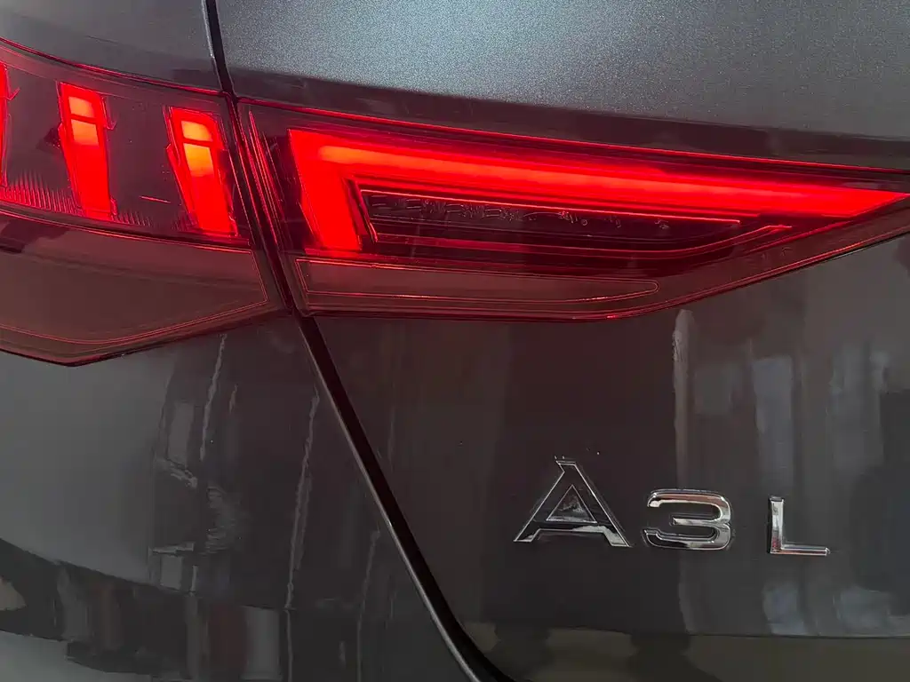 Audi A3 2023 — фото 24