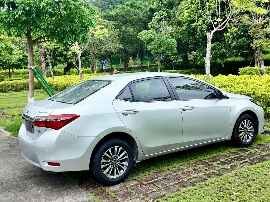 Toyota Corolla 2018 — фото 25