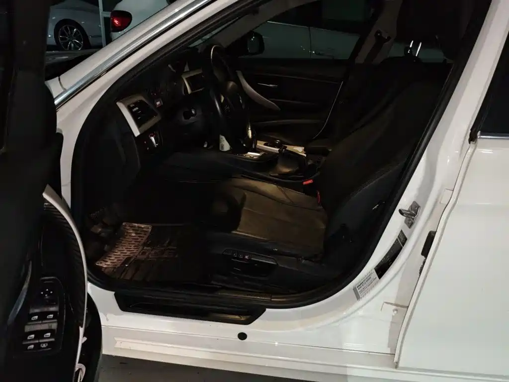 BMW 3 Series 2015 — фото 14