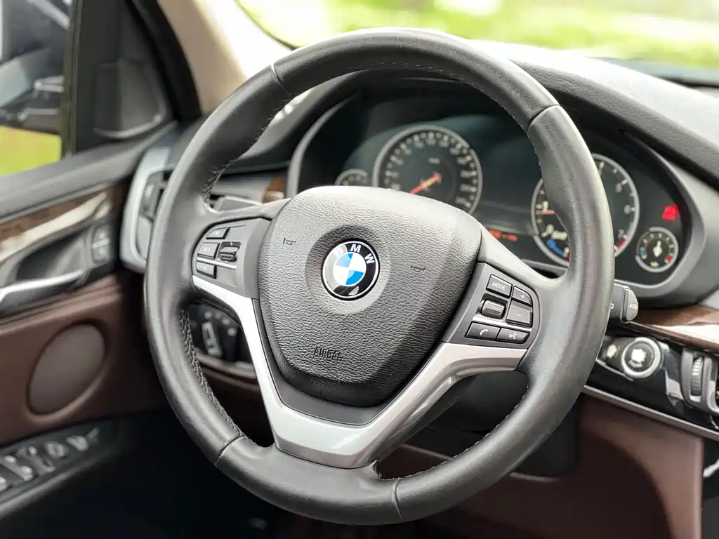 BMW X5 2018 — фото 11