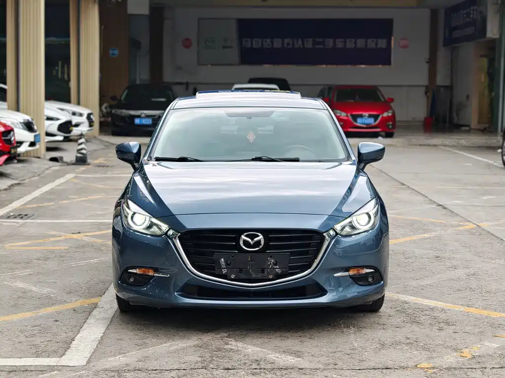 Mazda 3 Axela 2018 — фото 18