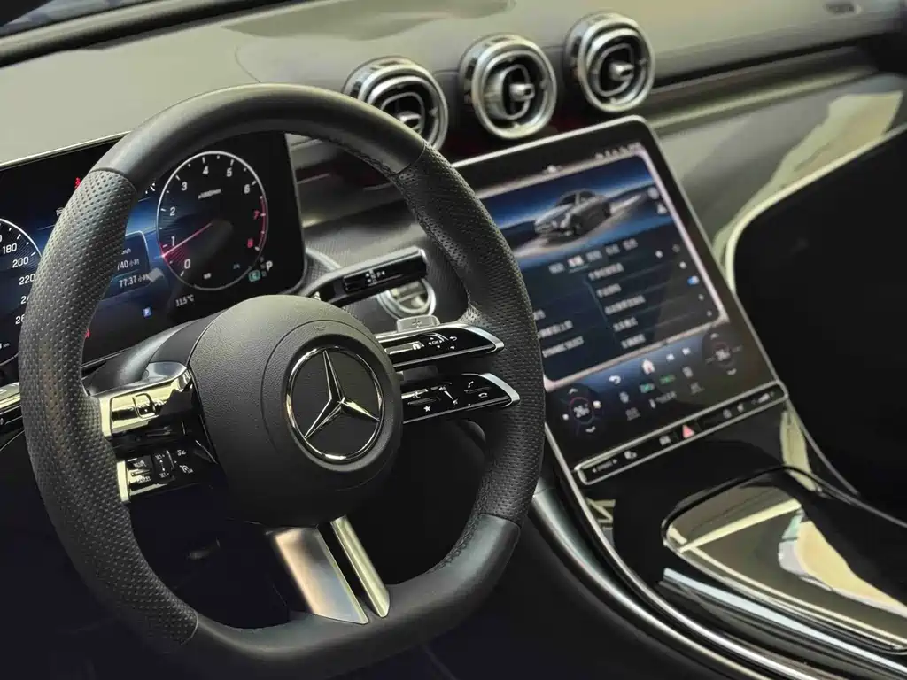 Mercedes-Benz C-Class 2024 — фото 7