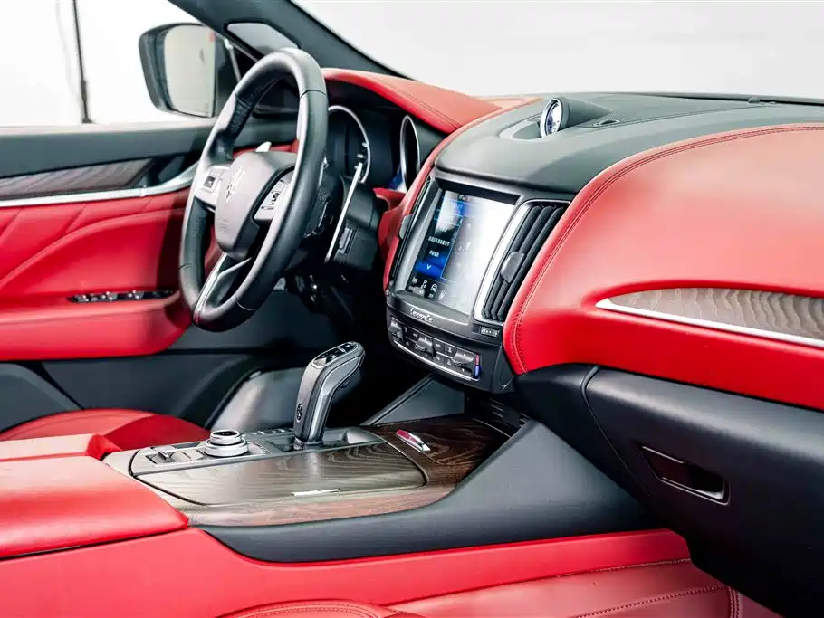 Maserati Levante 2020 — фото 19