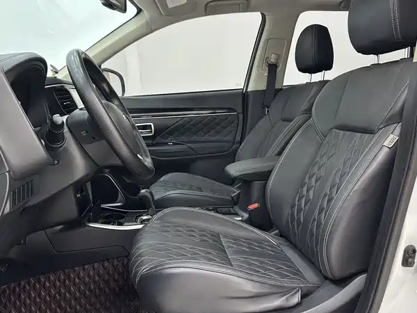 Mitsubishi Outlander 2022