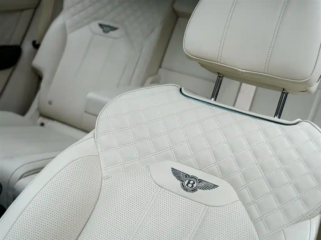 Bentley Bentayga 2022 — фото 11