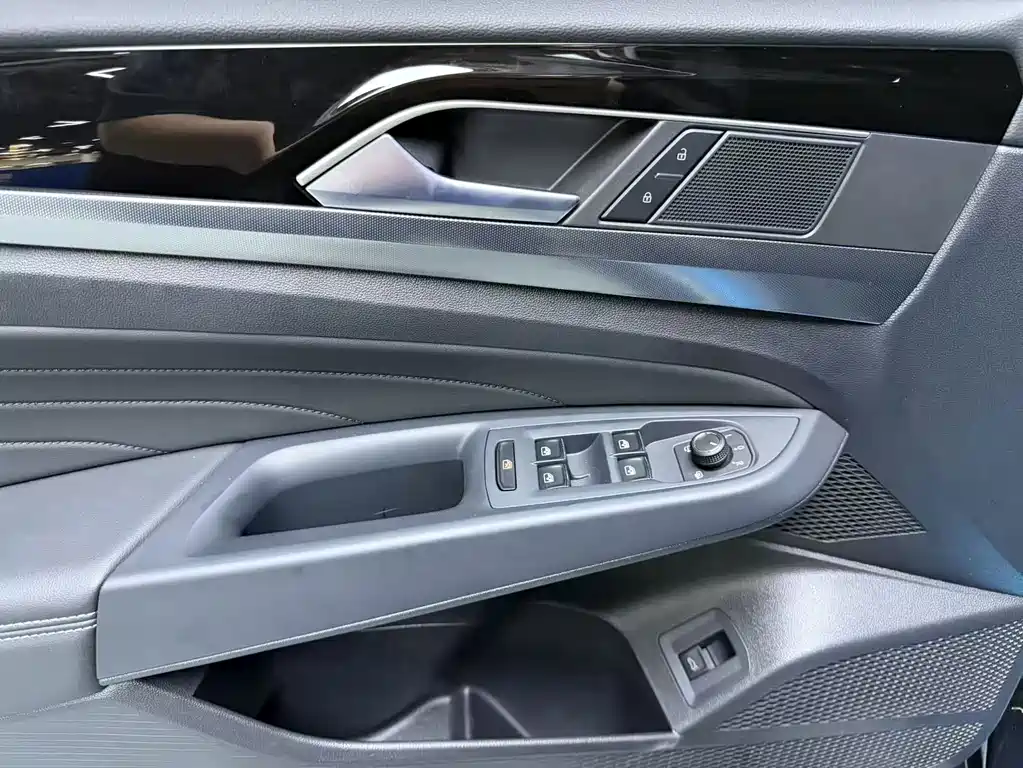 Volkswagen Passat 2024