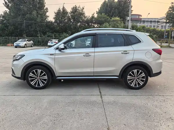 Roewe RX5 New Energy 2020