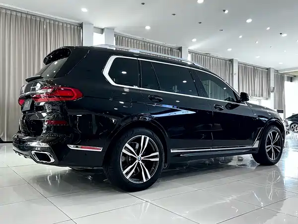 BMW X7 2022