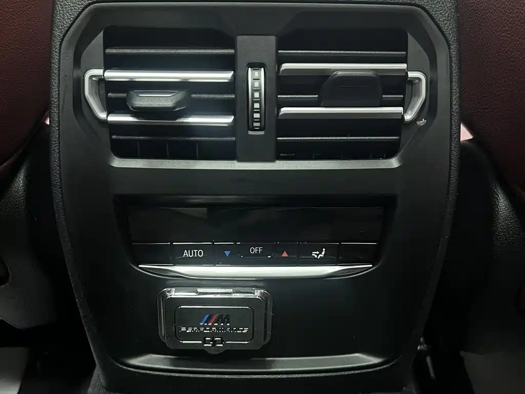BMW 3 Series 2023 — фото 17