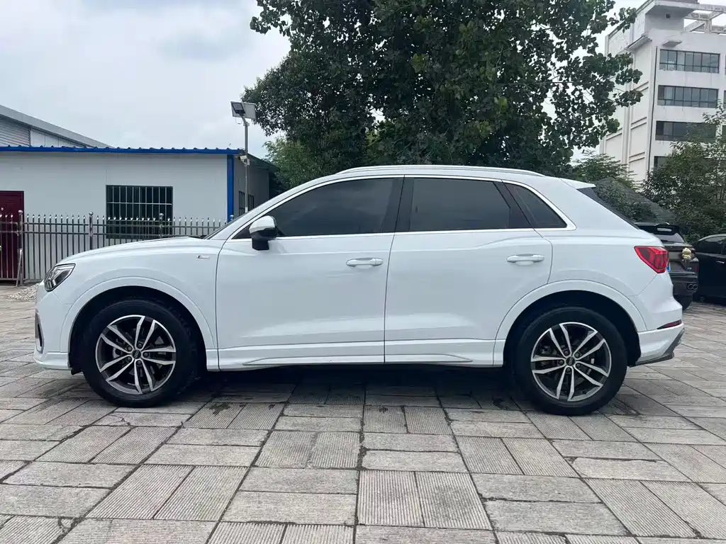 Audi Q3 2021