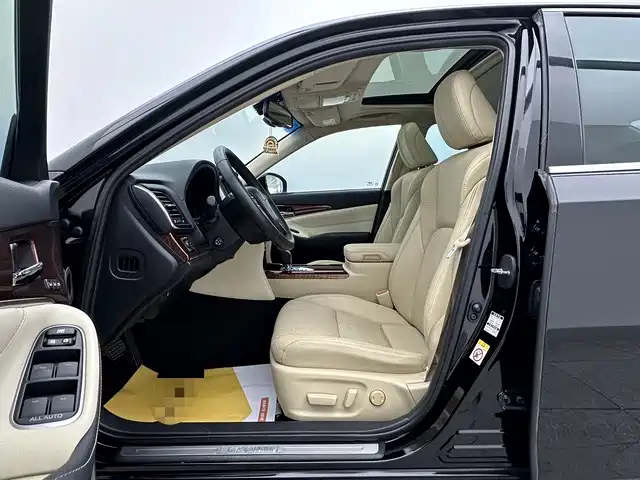 Toyota Crown 2015 — фото 12