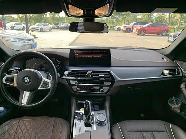 BMW 5 Series 2021