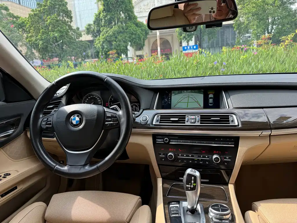 BMW 7 Series 2014 — фото 13