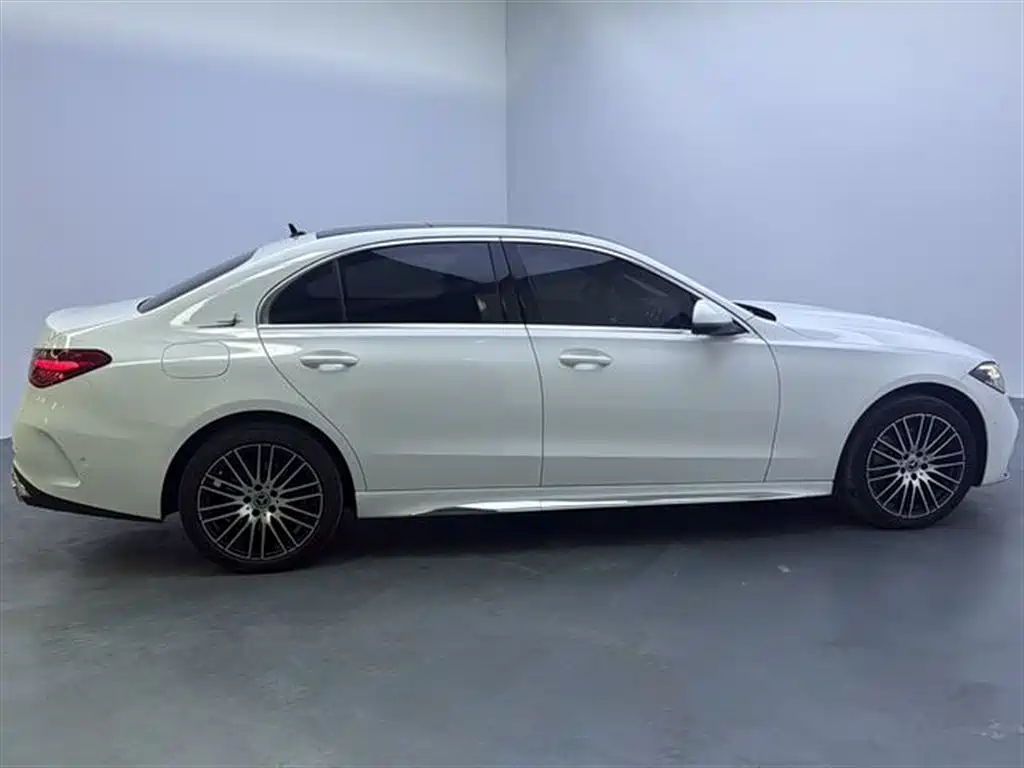 Mercedes-Benz C-Class 2023 — фото 10