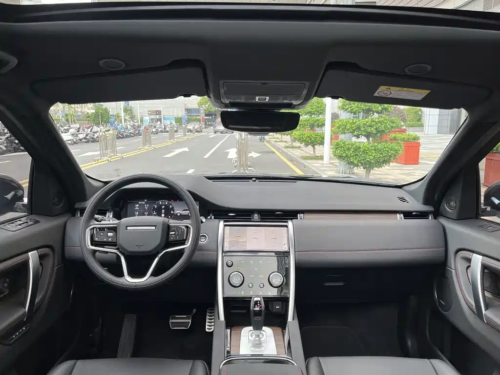 Land Rover Discovery Sport 2023 — фото 11