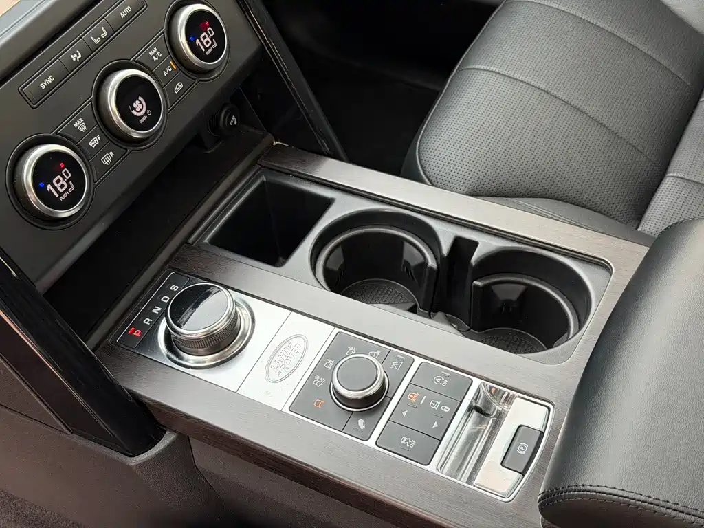 Land Rover Discovery 2019 — фото 15