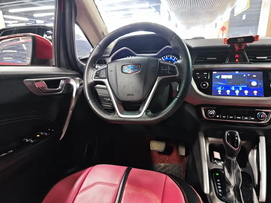 Geely Vision X3 2018 — фото 11
