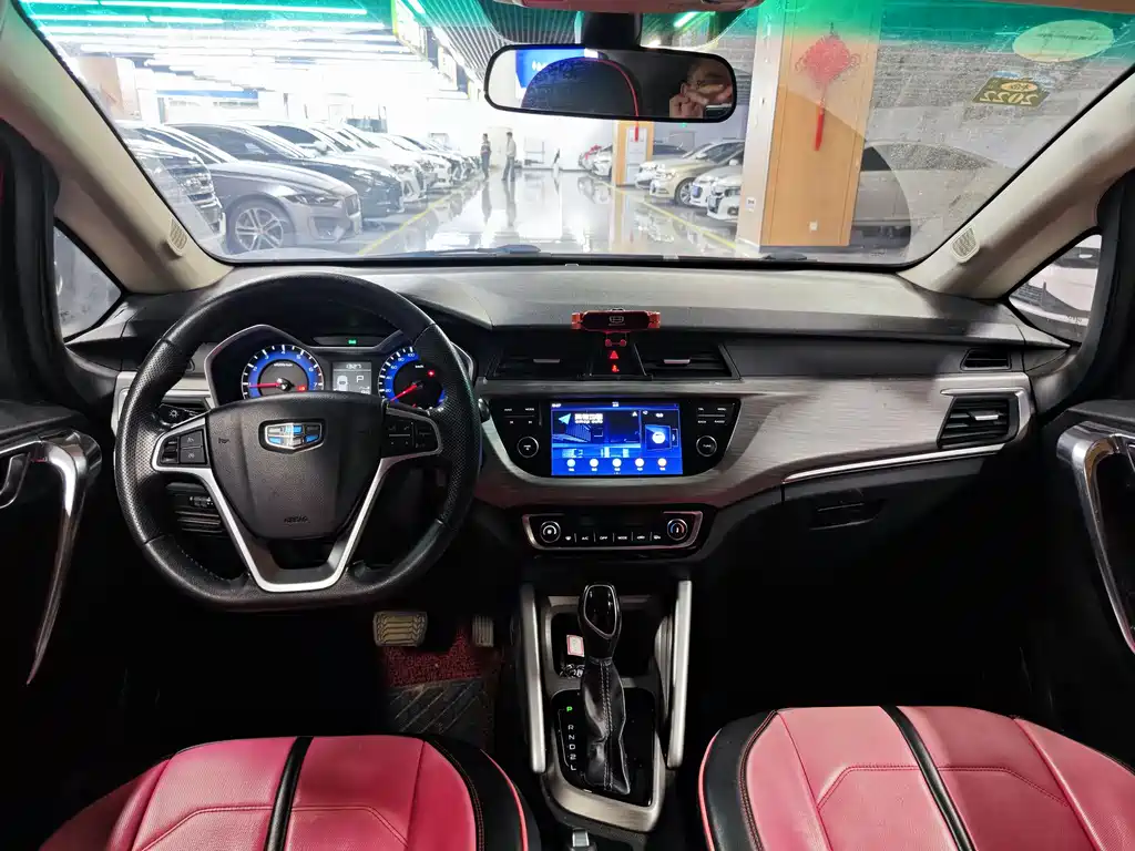 Geely Vision X3 2018 — фото 10