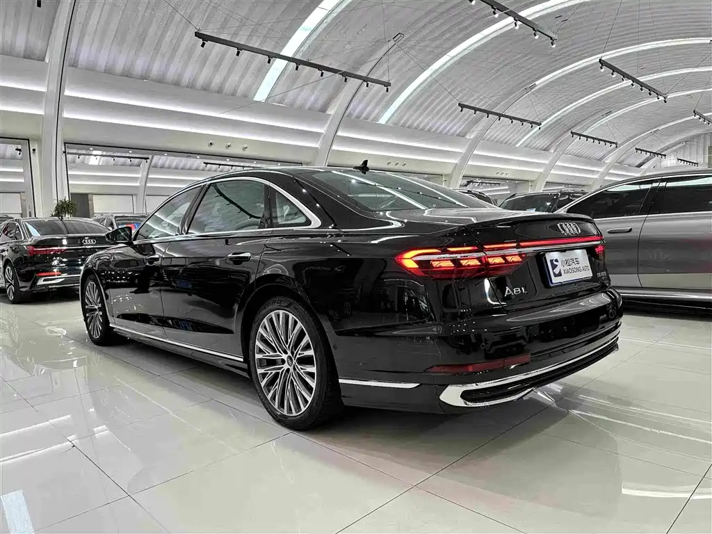 Audi A8 2025