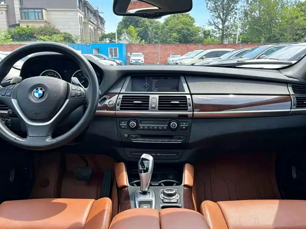 BMW X6 2010 — фото 11