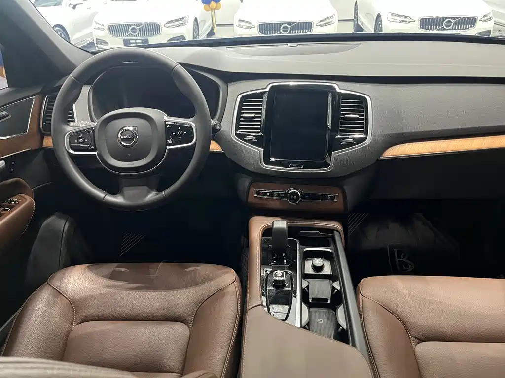 Volvo XC90 2023 — фото 6