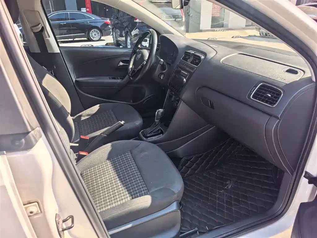 Volkswagen Polo 2016