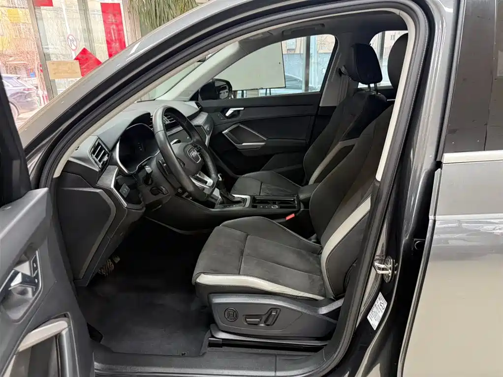 Audi Q3 2022 — фото 16