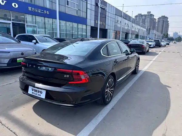 Volvo S90 2024