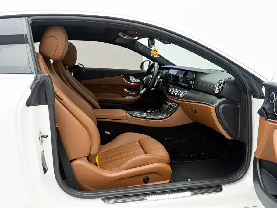 Mercedes-Benz E-Class 2020 — фото 25