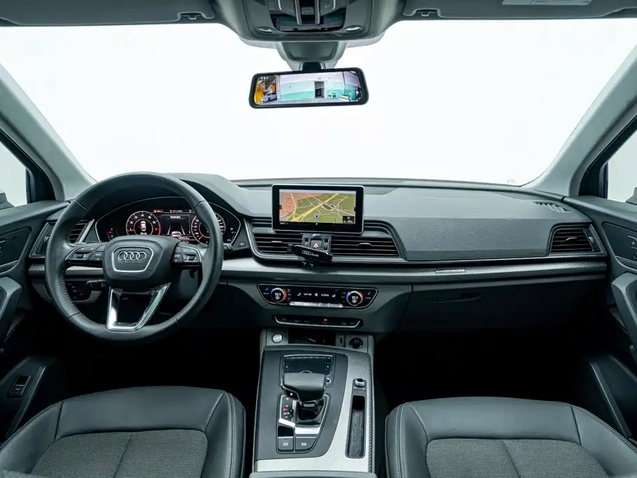 Audi Q5L 2019 — фото 16