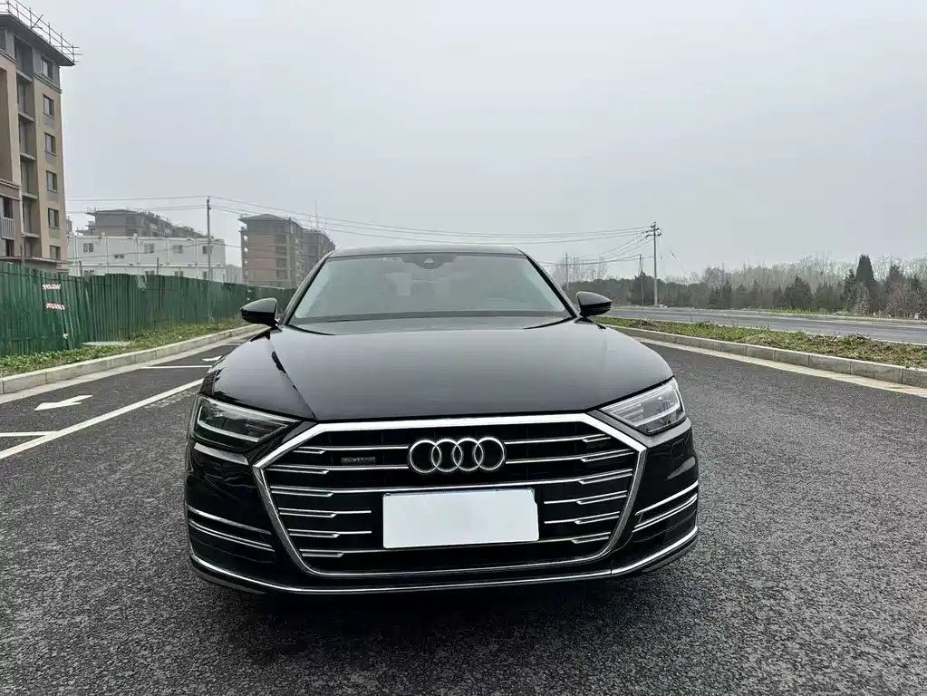 Audi A8 2019 — фото 2